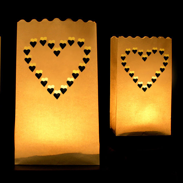 Dekorativní svítilny - papírové lucerny 15x27x9 cm - Srdce (10 ks/bal)