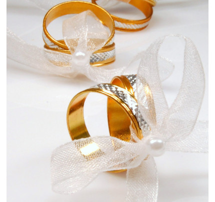 Zlatostříbrné prstýnky svázané stužkou - bílá (1 pár)